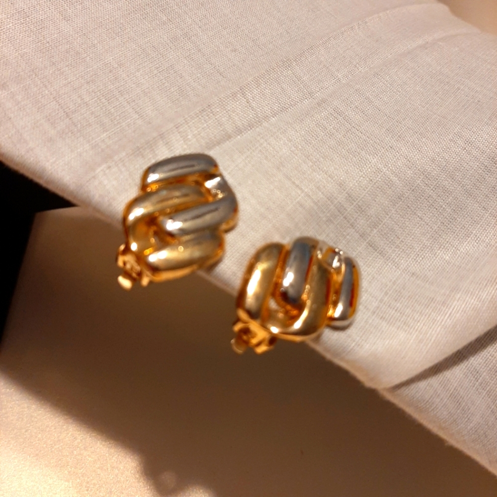 Vintage 2 tone clip on earring links